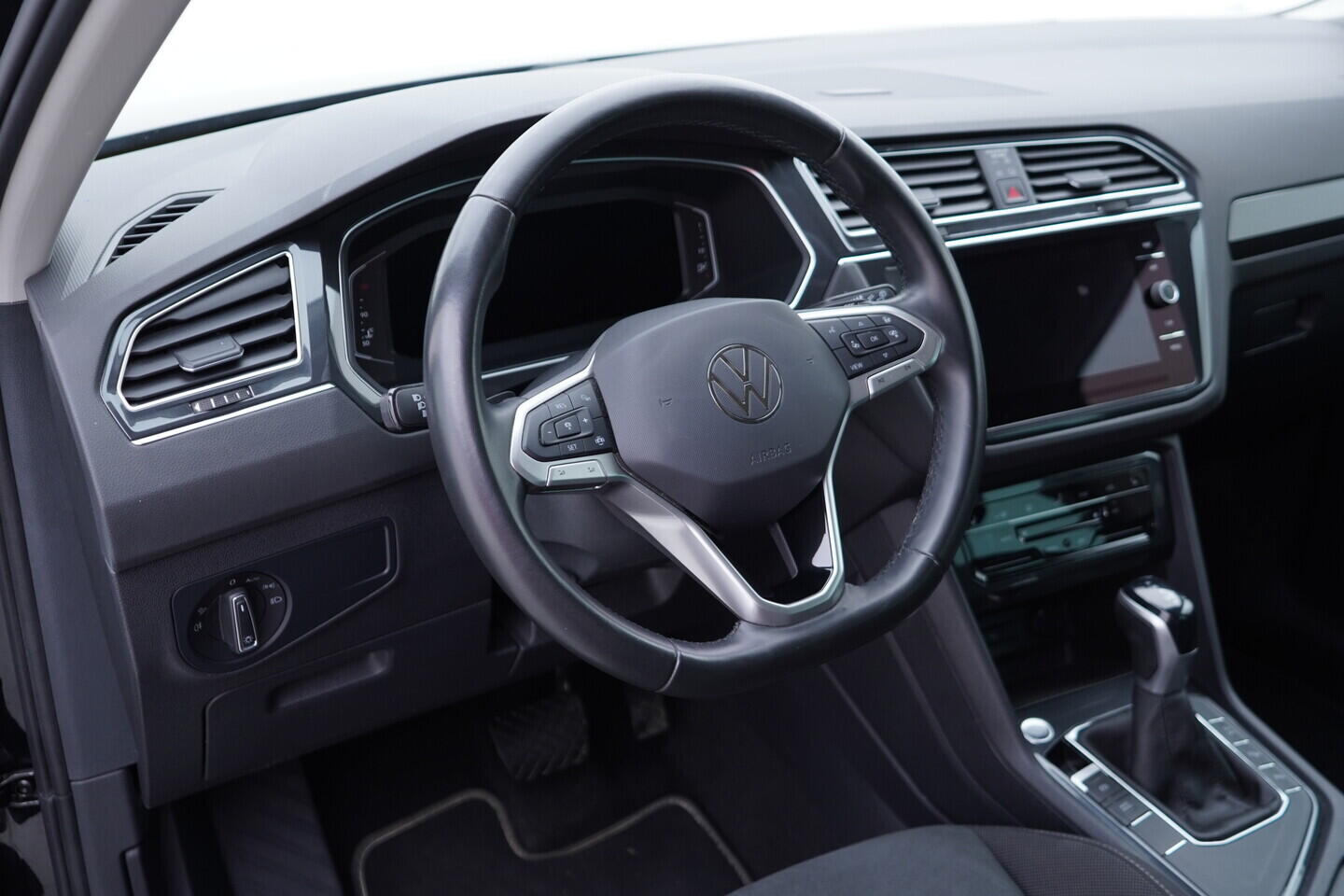 OV190V11481_22.webp_TIGUAN Highline 1.5 TSI 110 kW automat