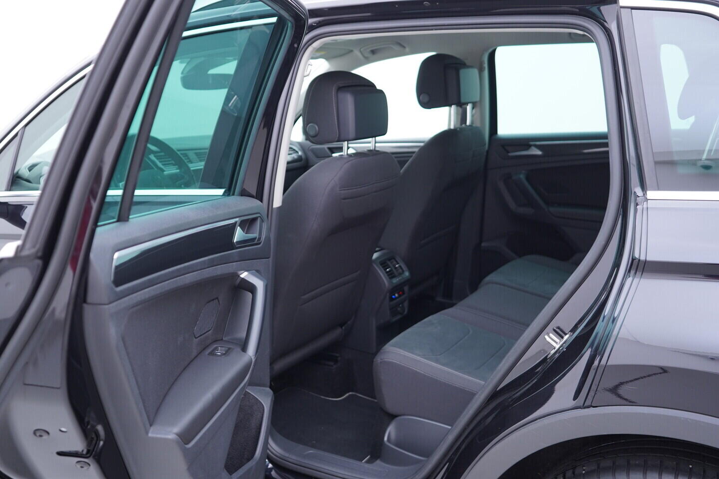 OV190V11481_35.webp_TIGUAN Highline 1.5 TSI 110 kW automat
