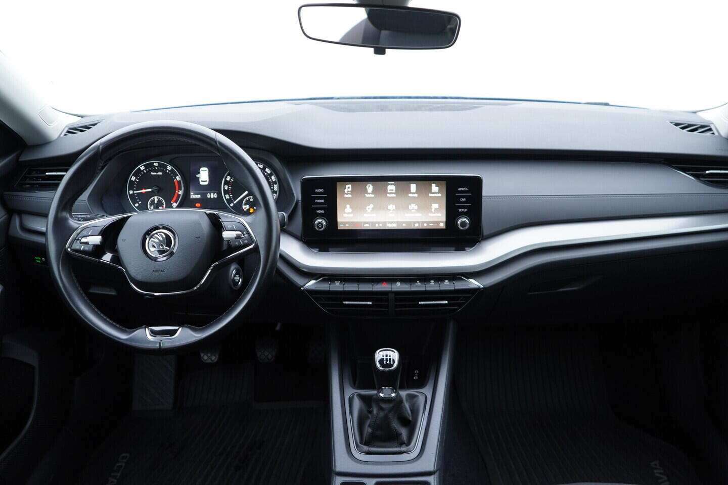 OV190V11485_25.webp_OCTAVIA Active 1.0 TSI 81 kW manuál, DPH