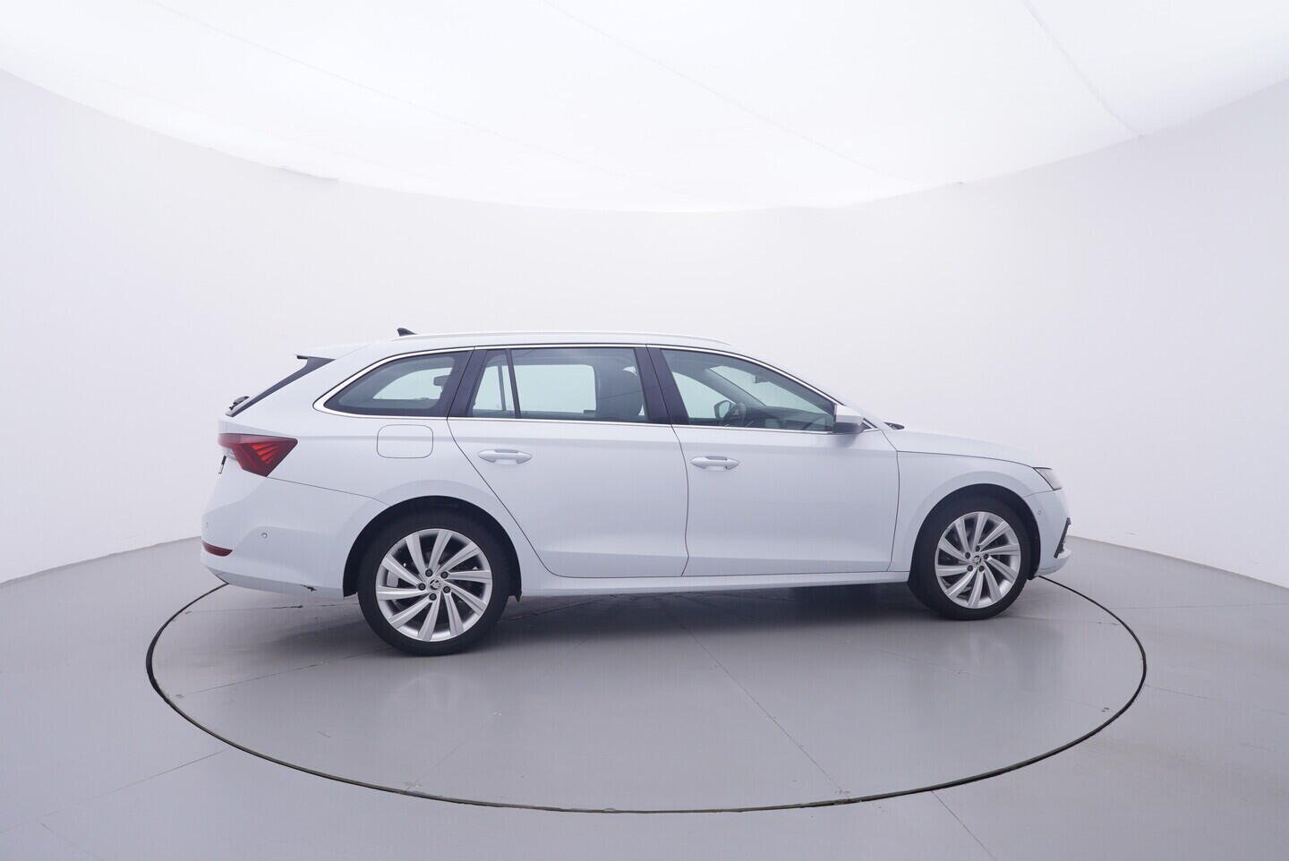 OV190V11487_15.webp_OCTAVIA Style 1.4 TSI 150 kW automat, DPH