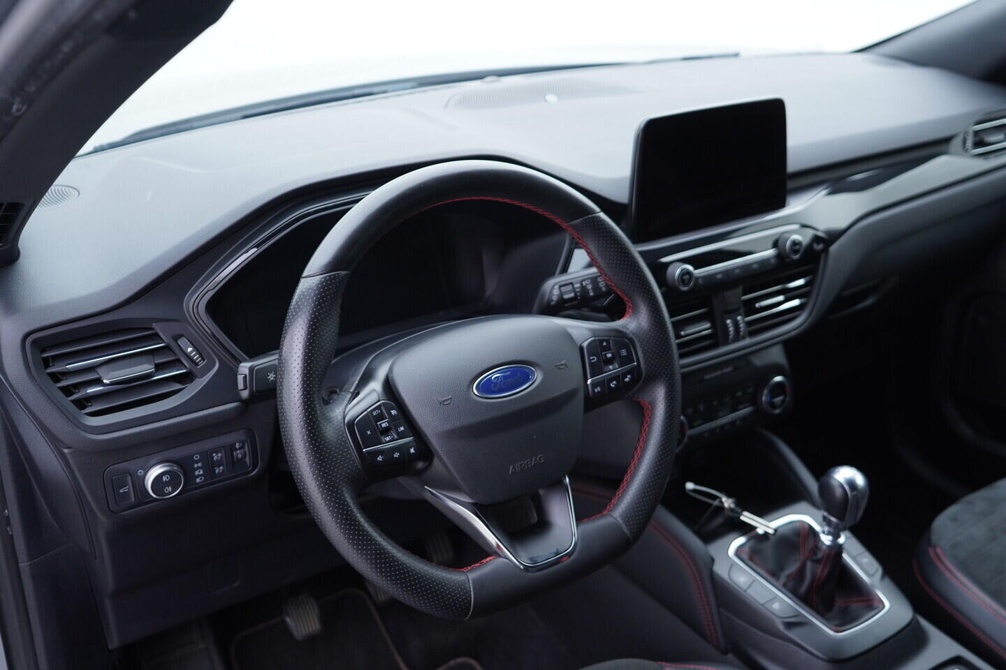 OV190V11500_22.webp_KUGA ST-line 1.5 EcoBoost 88 kW manuál, DPH