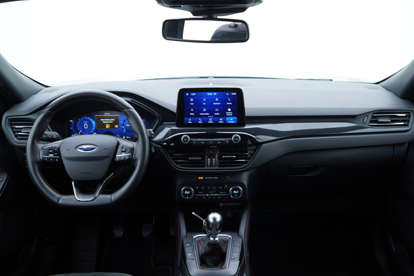 OV190V11500_26.webp_KUGA ST-line 1.5 EcoBoost 88 kW manuál, DPH