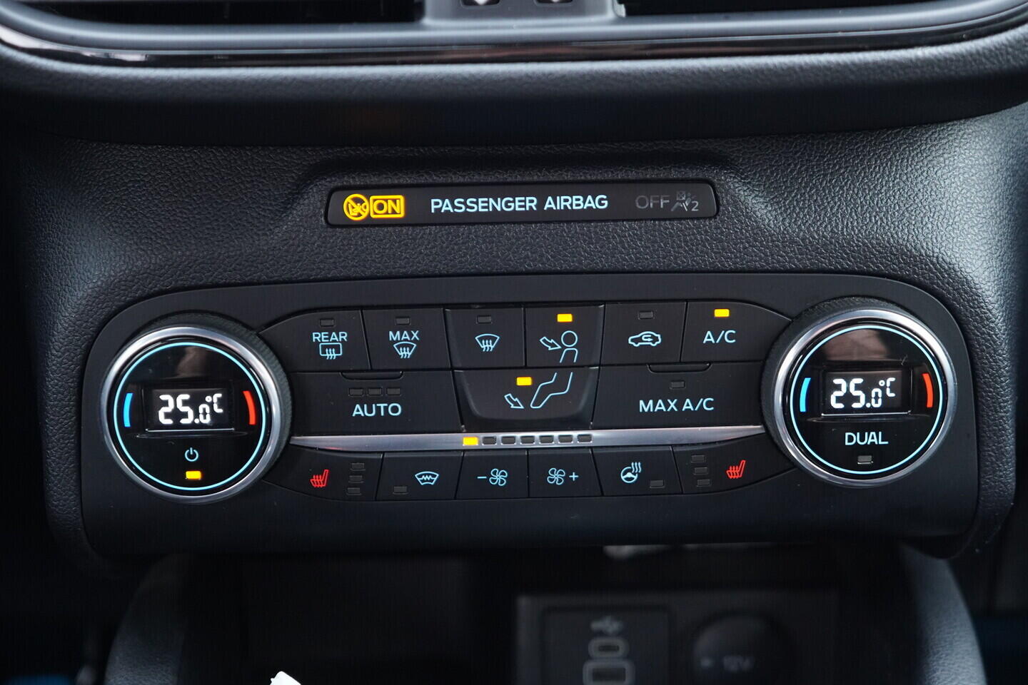 OV190V11500_32.webp_KUGA ST-line 1.5 EcoBoost 88 kW manuál, DPH