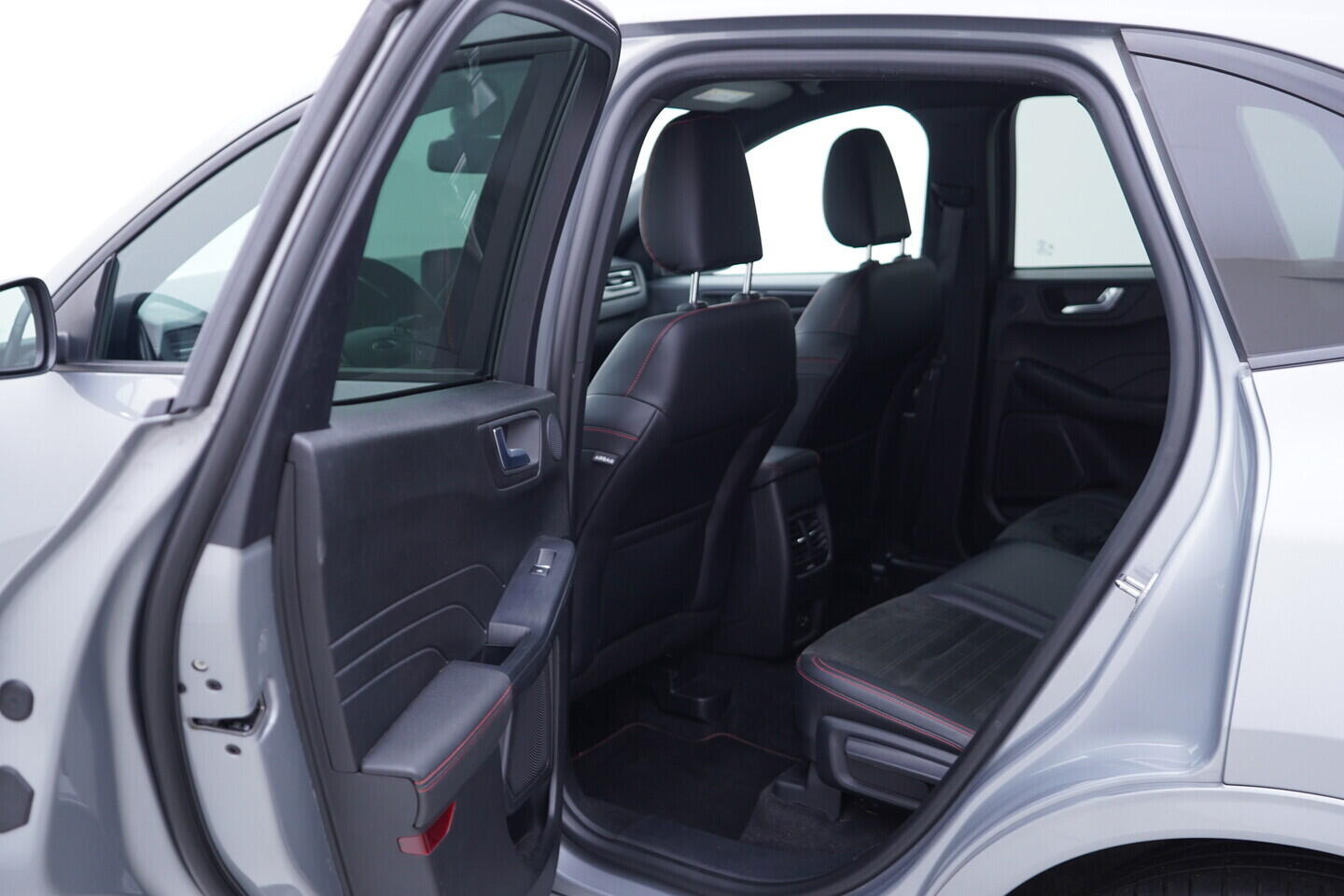 OV190V11500_34.webp_KUGA ST-line 1.5 EcoBoost 88 kW manuál, DPH