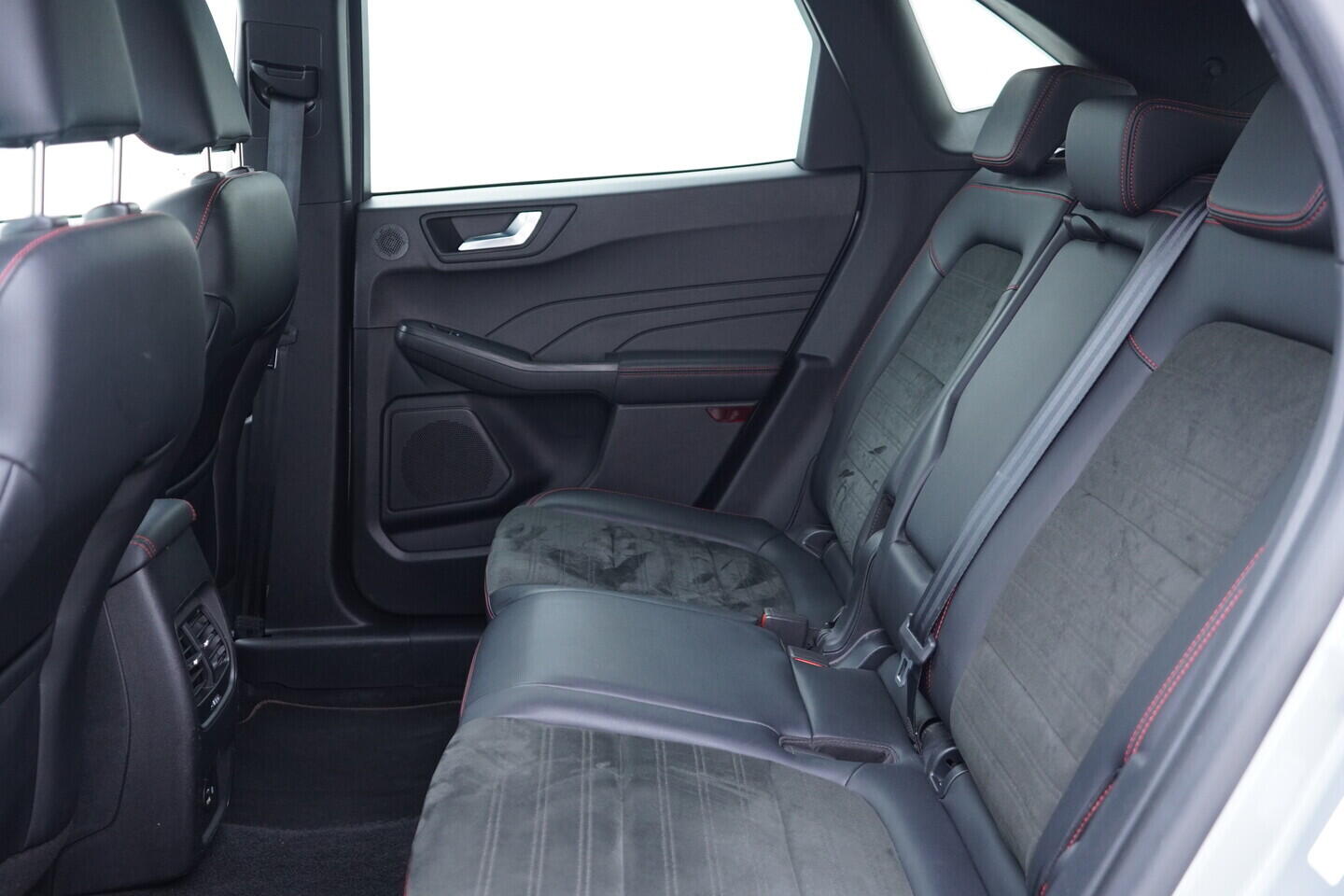 OV190V11500_36.webp_KUGA ST-line 1.5 EcoBoost 88 kW manuál, DPH