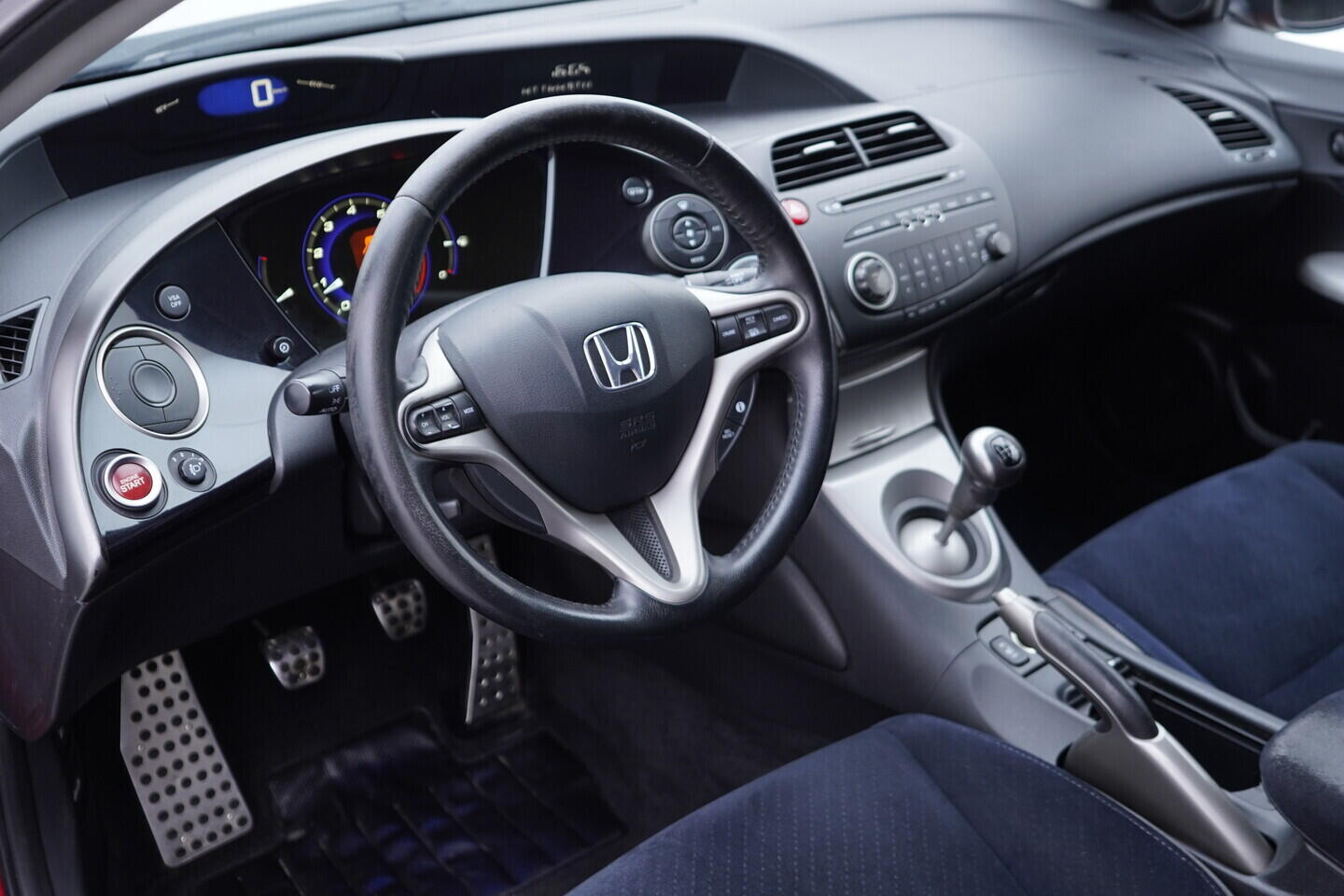 OV190V11503_21.webp_CIVIC  1.8 V-TEC 103 kW manuál