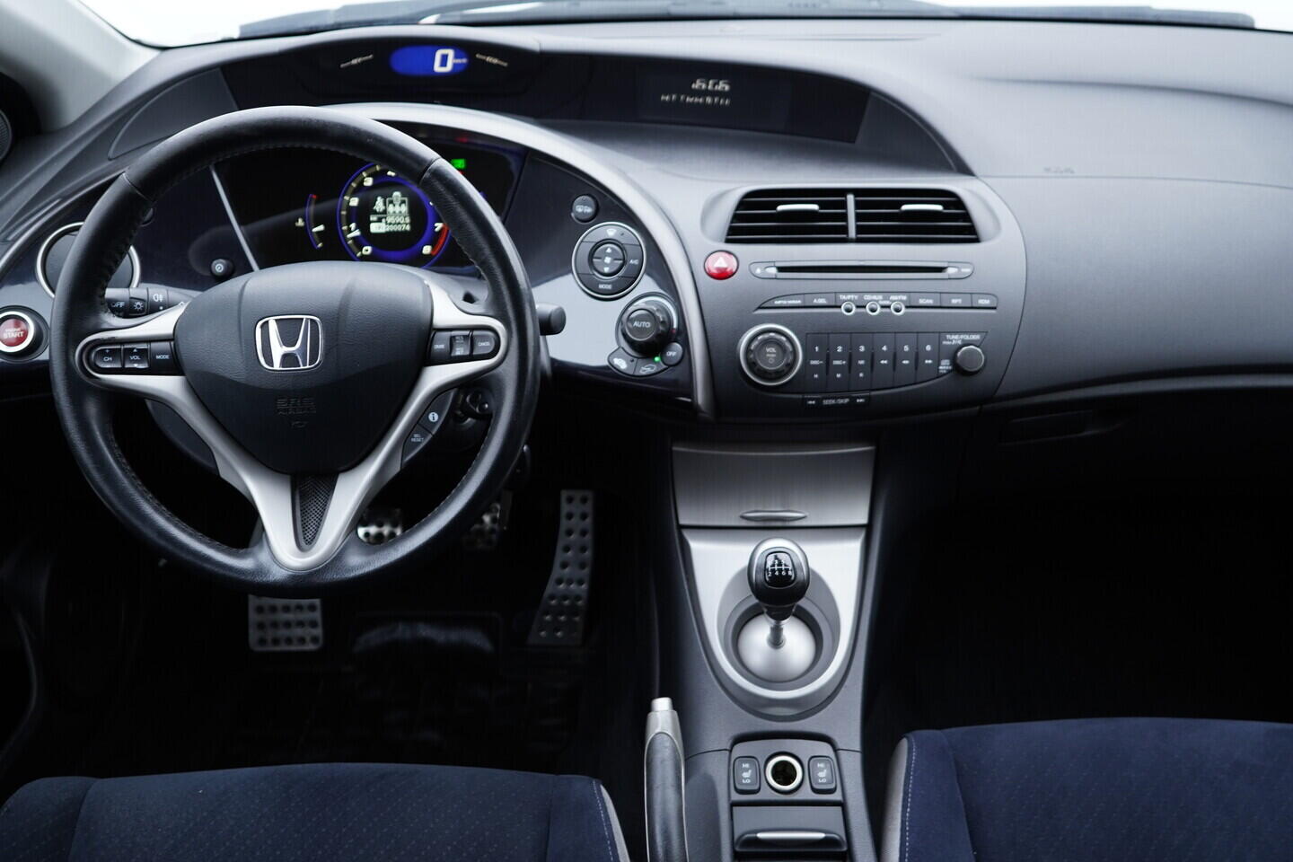 OV190V11503_26.webp_CIVIC  1.8 V-TEC 103 kW manuál