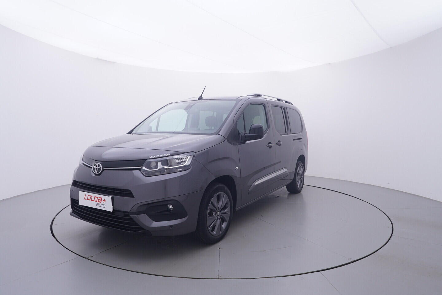 OV190V11507_10.webp_PROACE CITY VERSO Family 1.2 TSI 81 kW manuál