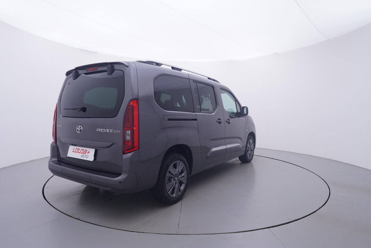 OV190V11507_14.webp_PROACE CITY VERSO Family 1.2 TSI 81 kW manuál