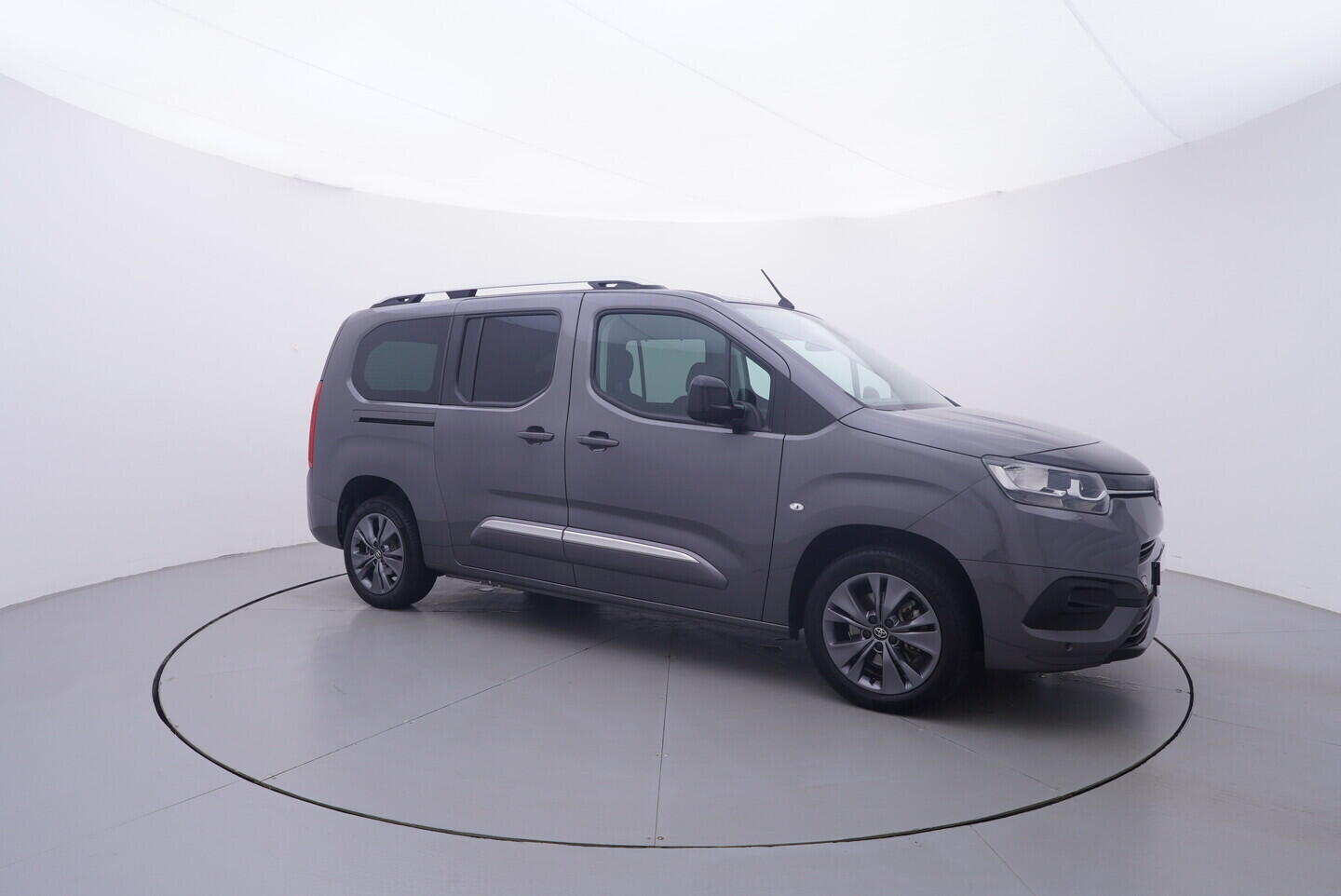OV190V11507_16.webp_PROACE CITY VERSO Family 1.2 TSI 81 kW manuál