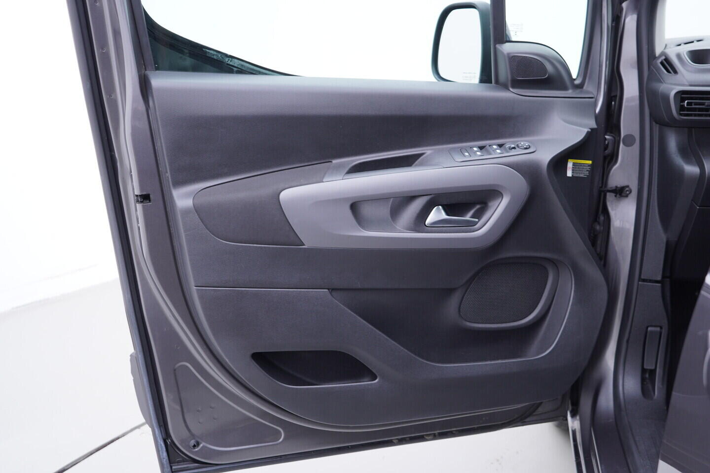 OV190V11507_19.webp_PROACE CITY VERSO Family 1.2 TSI 81 kW manuál