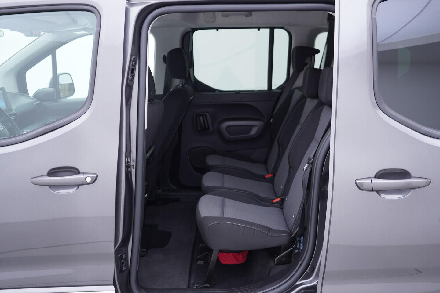 OV190V11507_34.webp_PROACE CITY VERSO Family 1.2 TSI 81 kW manuál