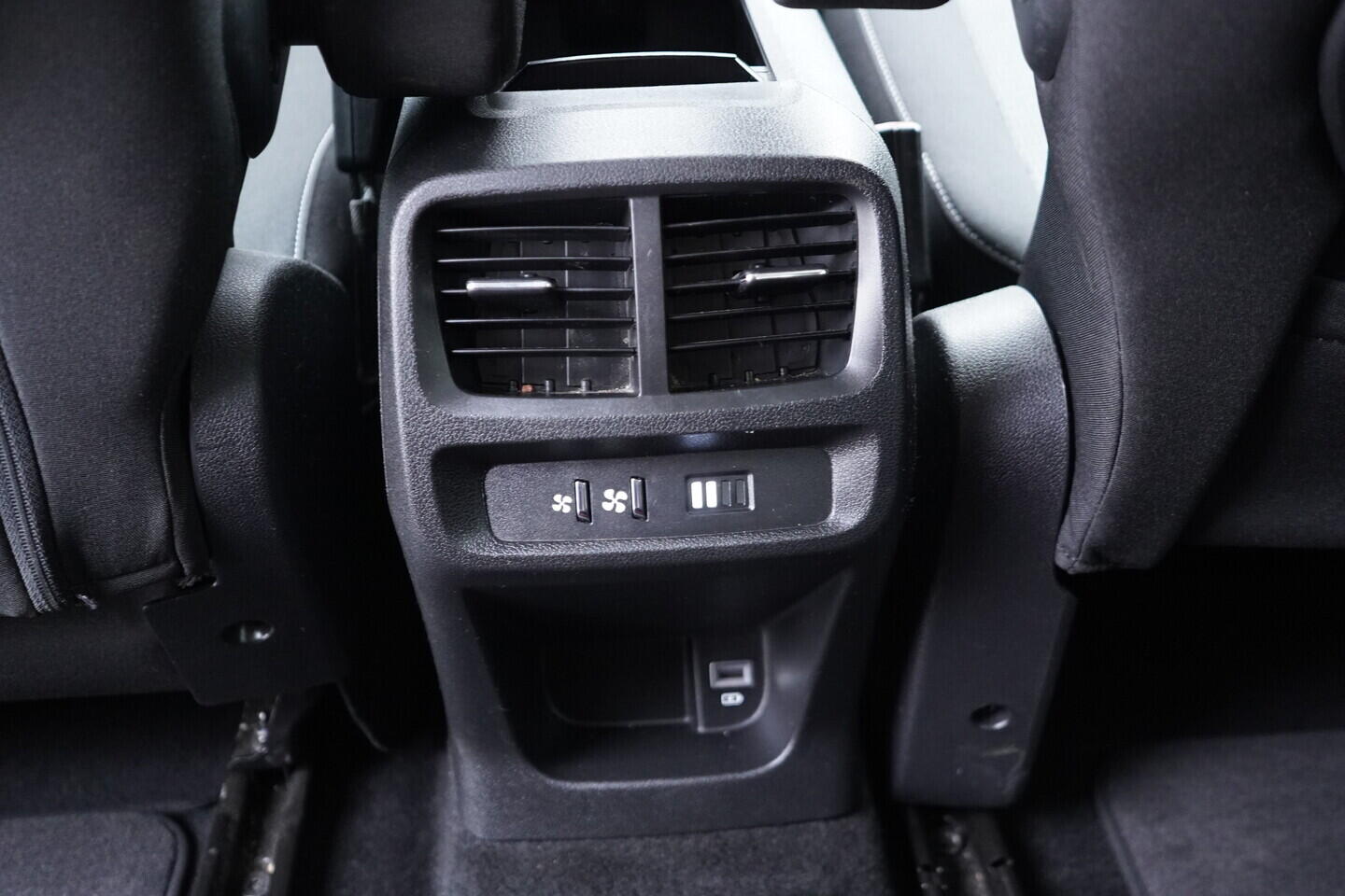OV190V11507_35.webp_PROACE CITY VERSO Family 1.2 TSI 81 kW manuál