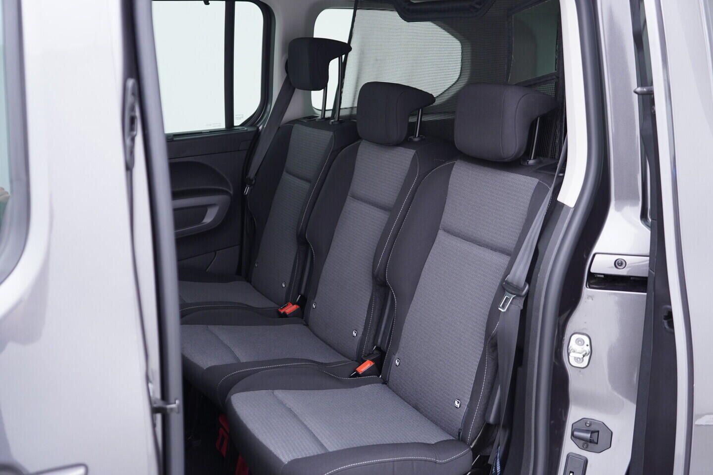 OV190V11507_36.webp_PROACE CITY VERSO Family 1.2 TSI 81 kW manuál