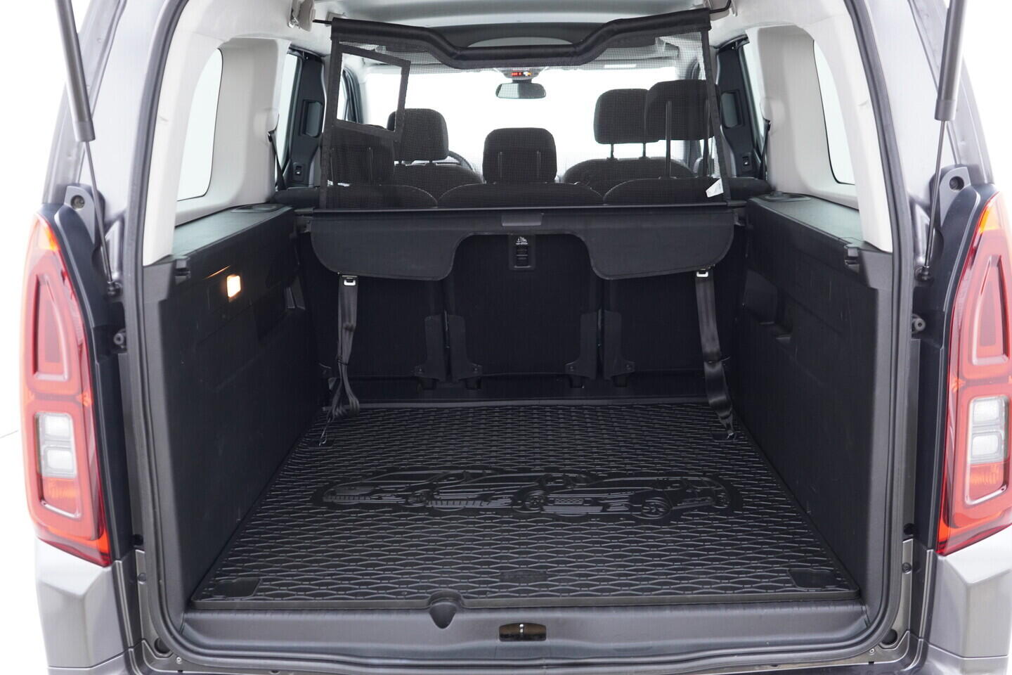 OV190V11507_37.webp_PROACE CITY VERSO Family 1.2 TSI 81 kW manuál