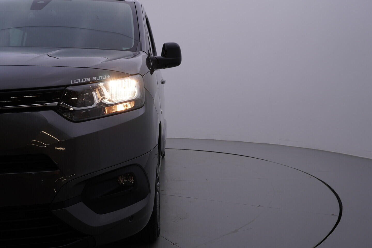 OV190V11507_41.webp_PROACE CITY VERSO Family 1.2 TSI 81 kW manuál