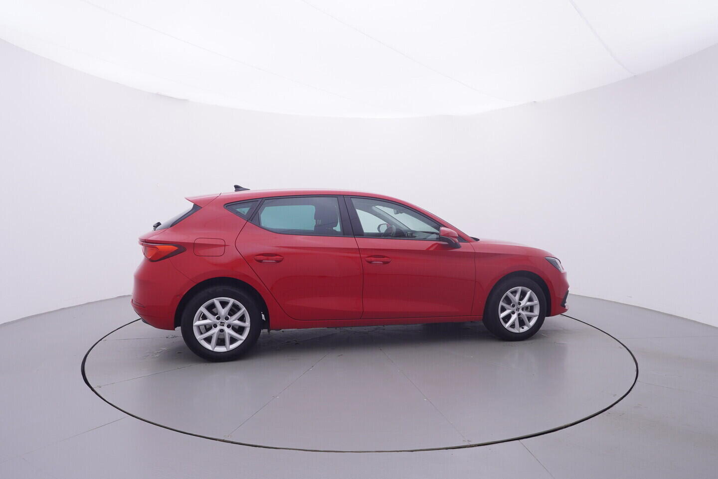 OV190V11527_15.webp_LEON Style 1.0 TSI 81 kW manuál, DPH