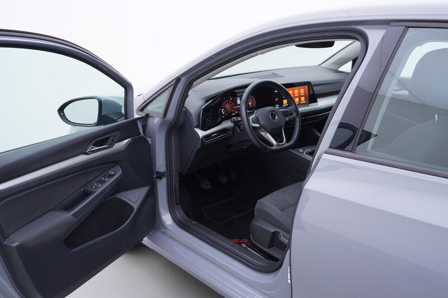 OV190V11532_18.webp_GOLF  1.0 TSI 81 kW manuál