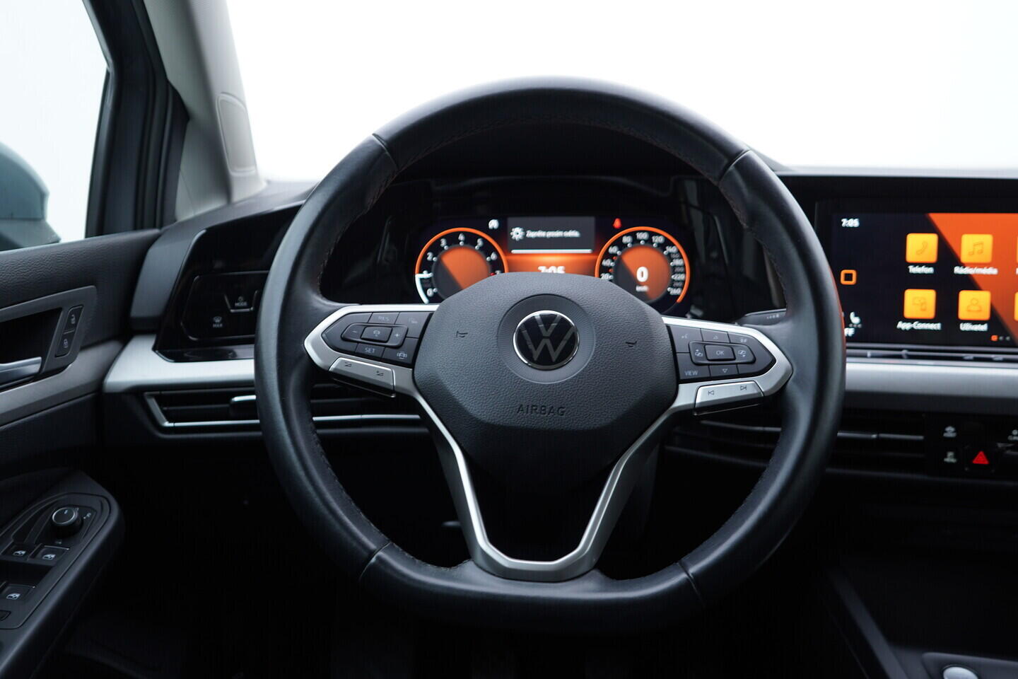 OV190V11532_30.webp_GOLF  1.0 TSI 81 kW manuál