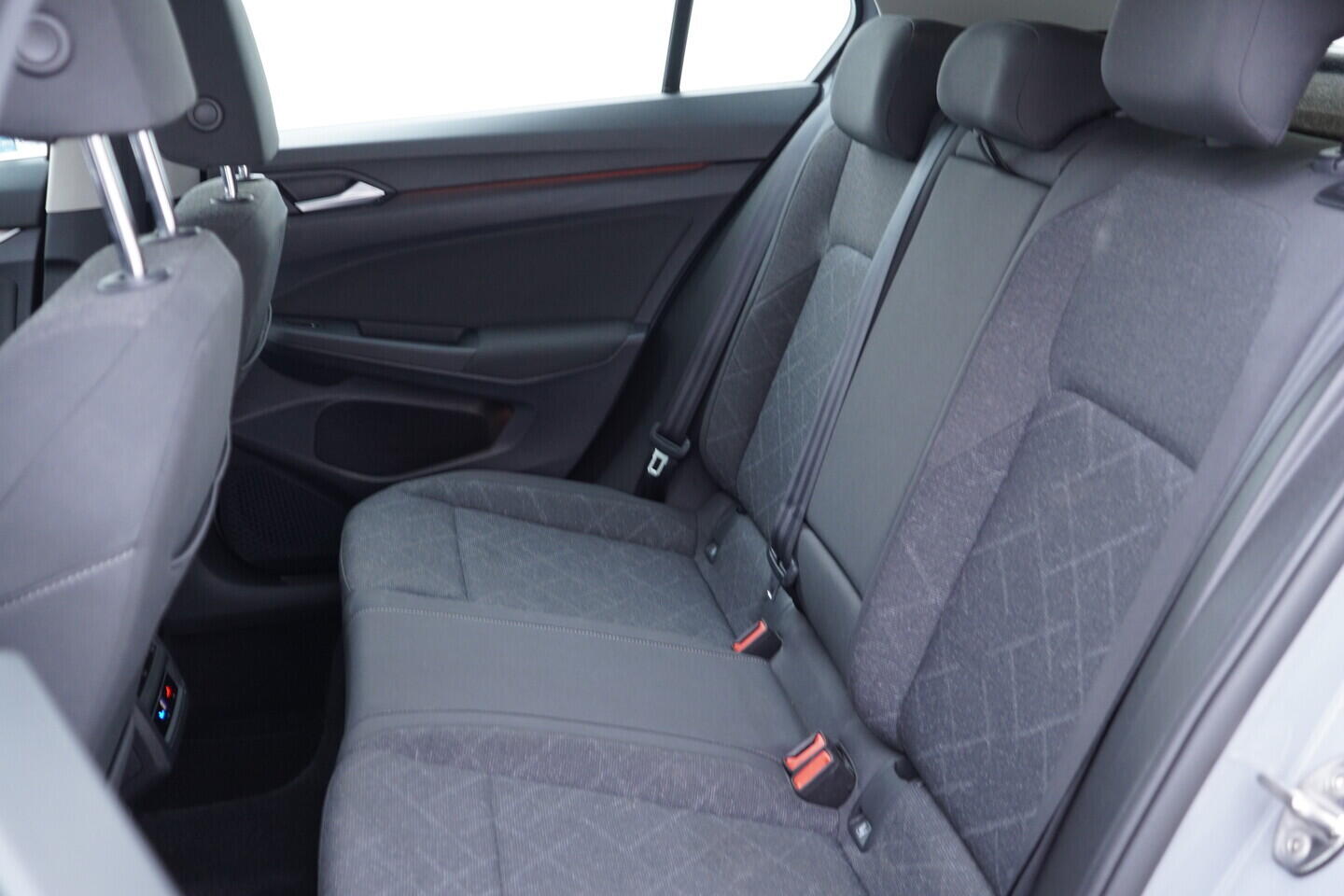 OV190V11532_45.webp_GOLF  1.0 TSI 81 kW manuál