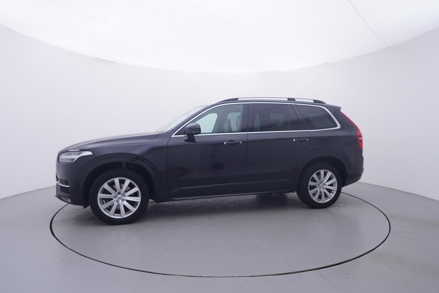OV190V11540_11.webp_XC90 Momentum 2.0 D5 AWD 165 kW automat