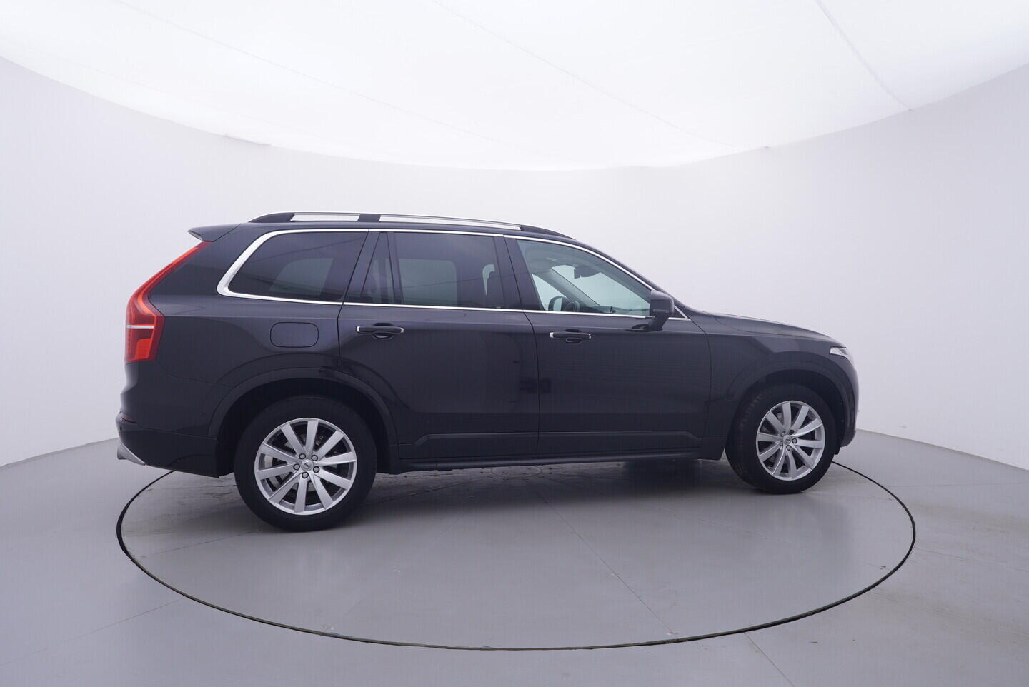 OV190V11540_15.webp_XC90 Momentum 2.0 D5 AWD 165 kW automat