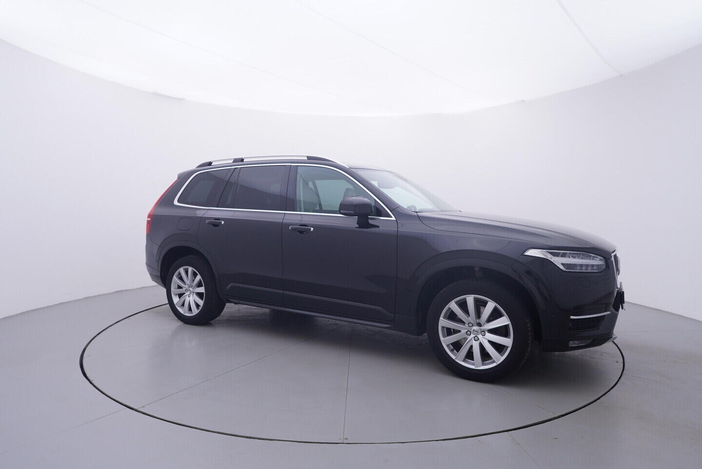 OV190V11540_16.webp_XC90 Momentum 2.0 D5 AWD 165 kW automat