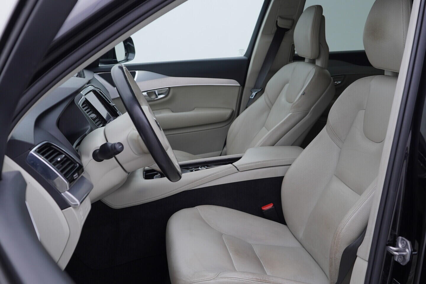 OV190V11540_25.webp_XC90 Momentum 2.0 D5 AWD 165 kW automat