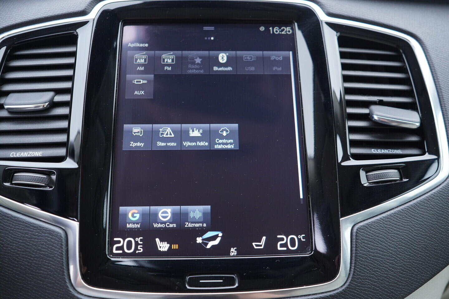 OV190V11540_33.webp_XC90 Momentum 2.0 D5 AWD 165 kW automat