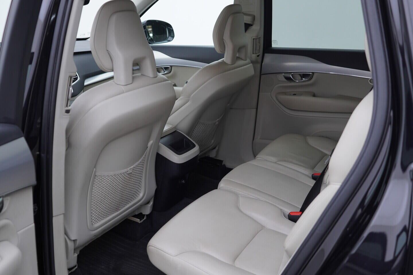 OV190V11540_42.webp_XC90 Momentum 2.0 D5 AWD 165 kW automat