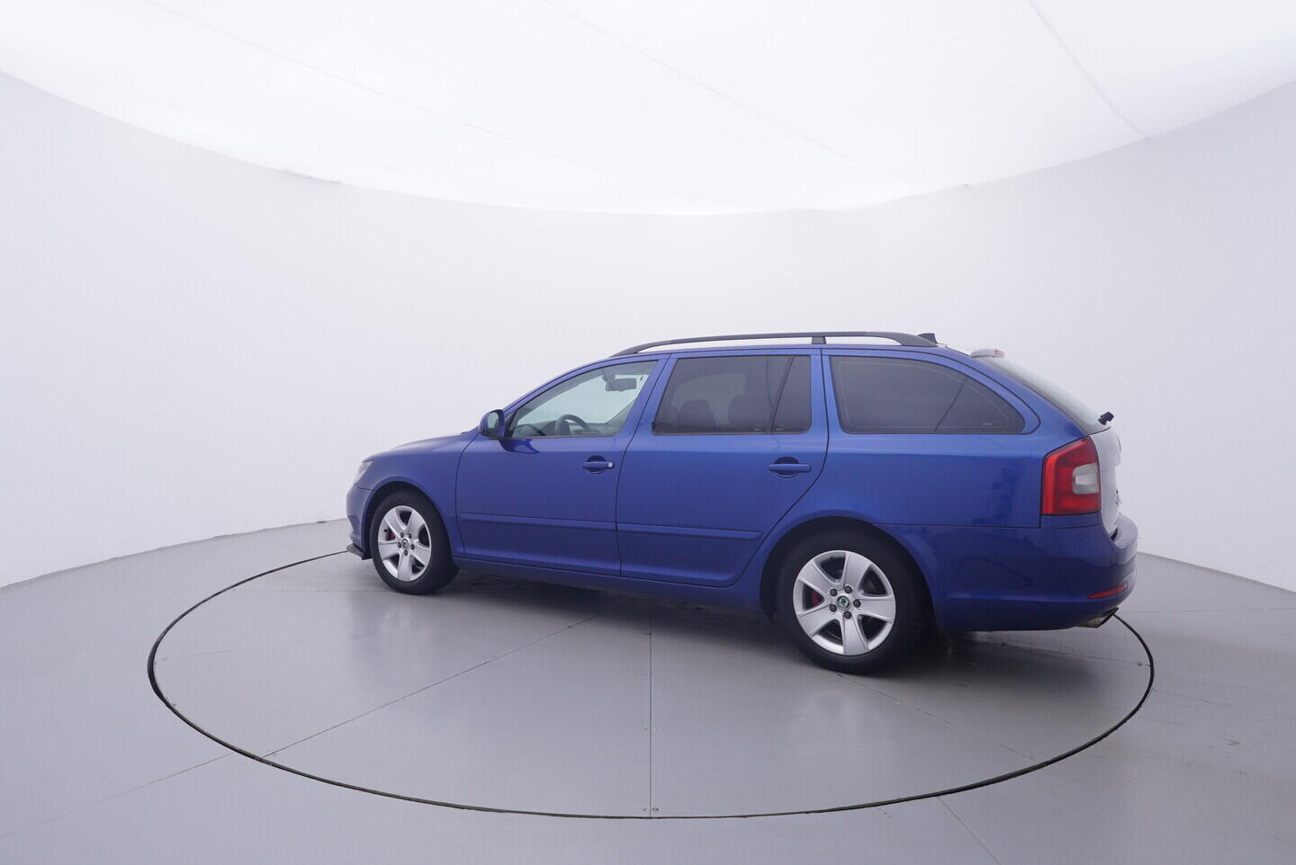 OV190V11541_12.webp_OCTAVIA Elegance 1.6 TDI 77 kW manuál