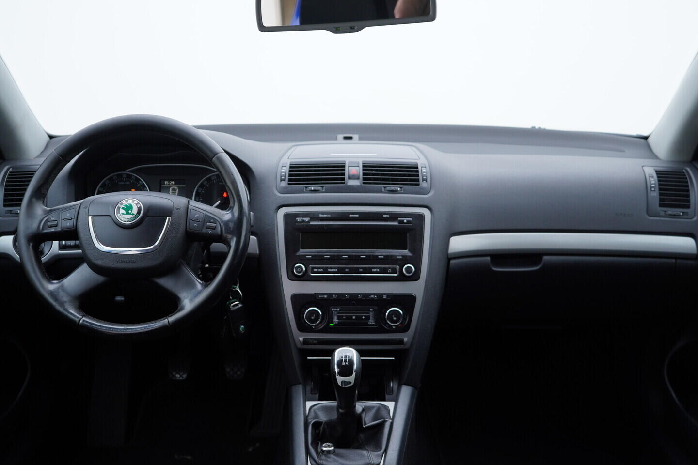OV190V11541_26.webp_OCTAVIA Elegance 1.6 TDI 77 kW manuál