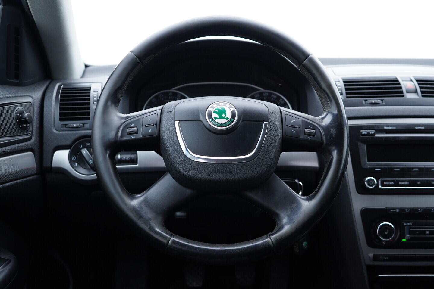 OV190V11541_27.webp_OCTAVIA Elegance 1.6 TDI 77 kW manuál