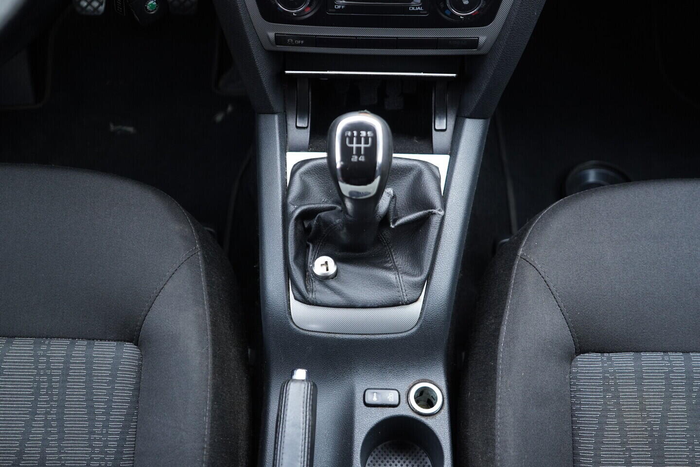 OV190V11541_31.webp_OCTAVIA Elegance 1.6 TDI 77 kW manuál