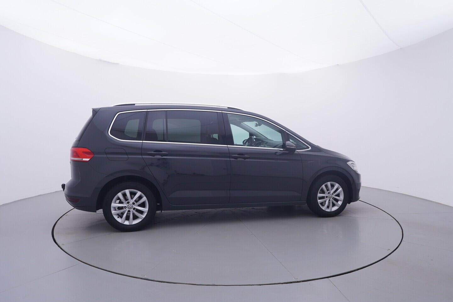 OV190V11543_15.webp_TOURAN  2.0 TDI 110 kW manuál