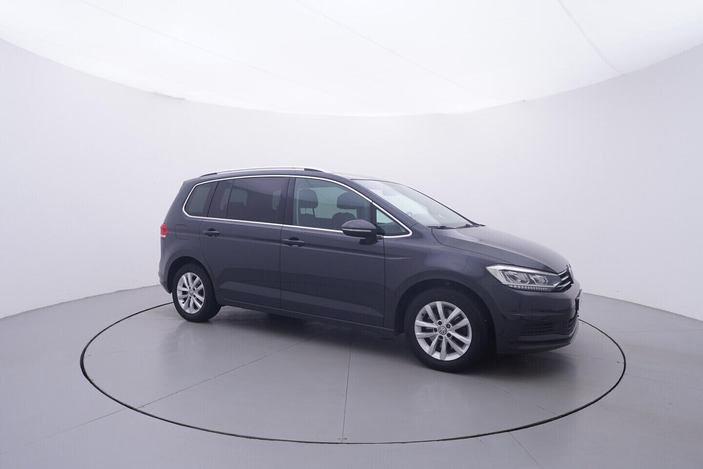 OV190V11543_16.webp_TOURAN  2.0 TDI 110 kW manuál