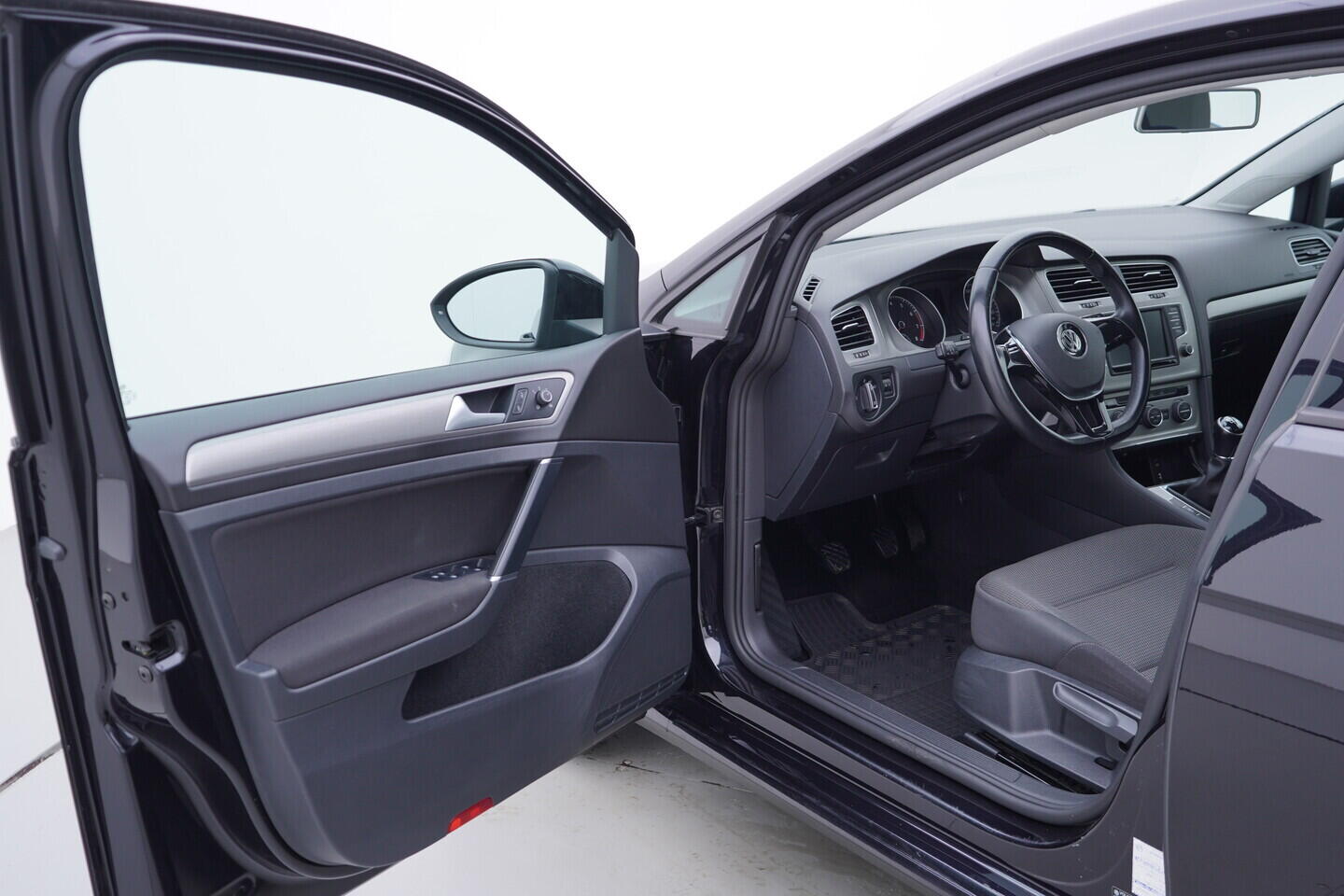 OV190V11544_18.webp_GOLF Trendline 1.2 TSI 81 kW manuál