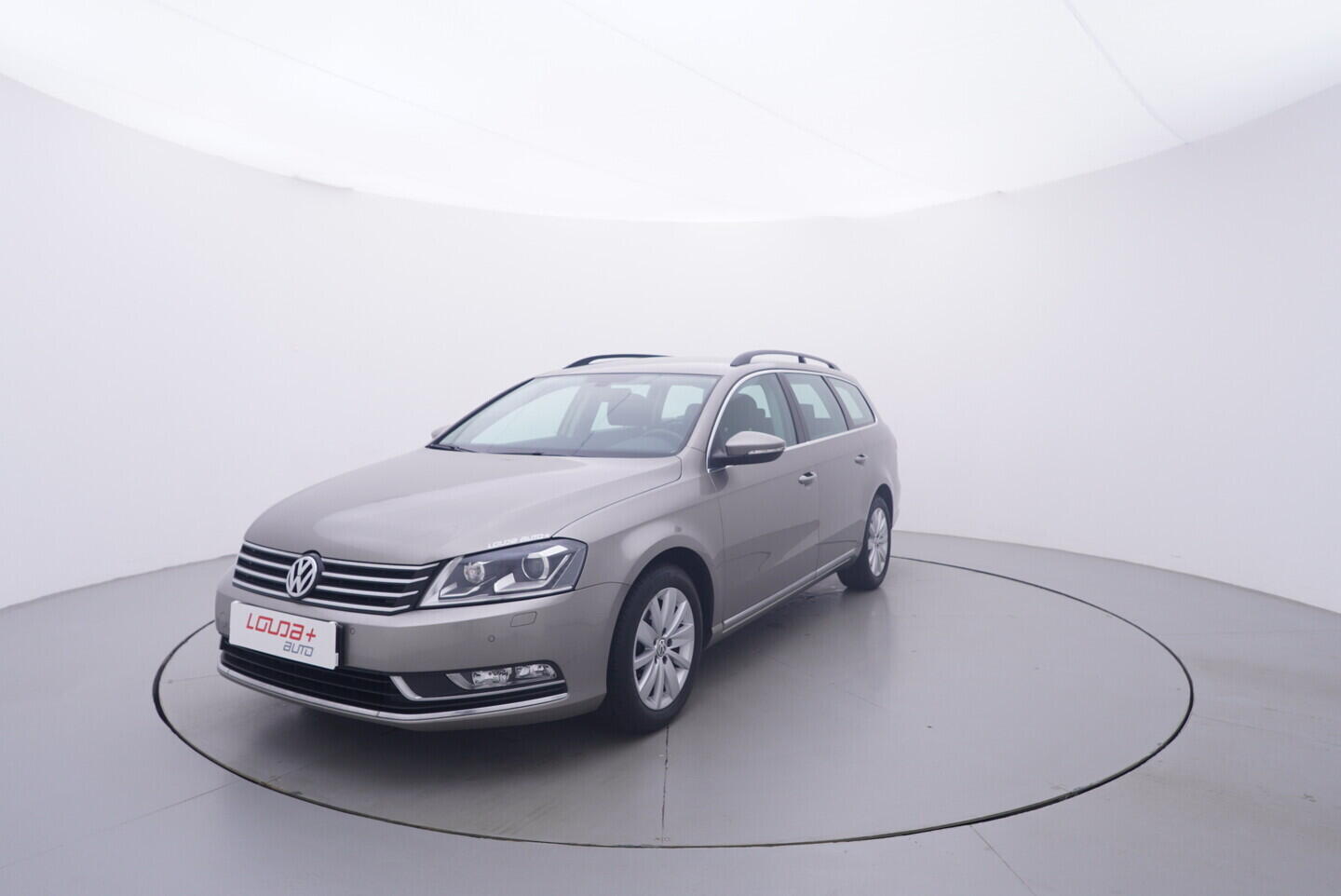 OV190V11545_10.webp_PASSAT comfortline 2.0 TDI 103 kW manuál