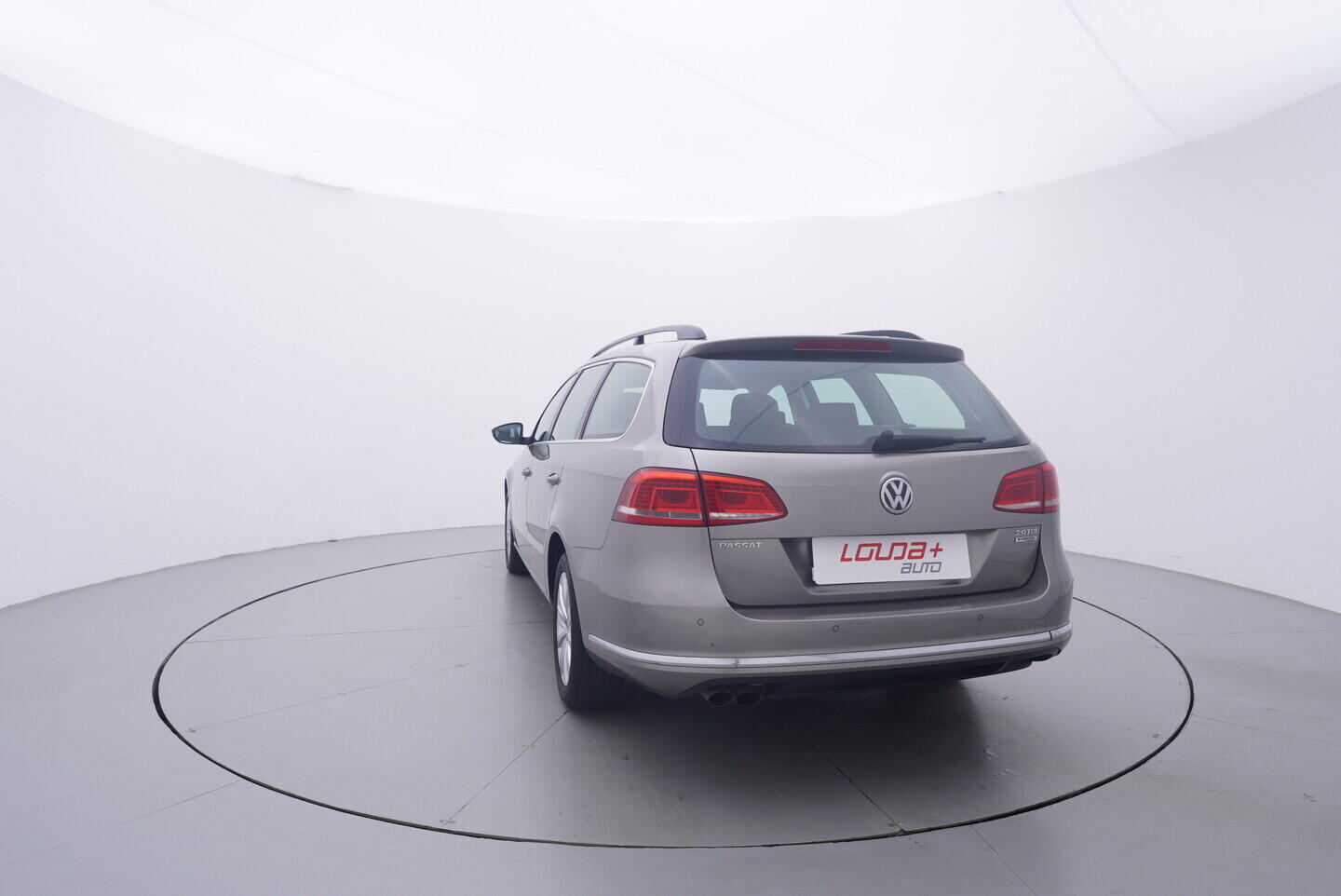 OV190V11545_13.webp_PASSAT comfortline 2.0 TDI 103 kW manuál