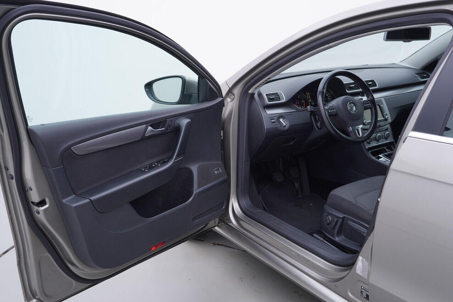 OV190V11545_18.webp_PASSAT comfortline 2.0 TDI 103 kW manuál