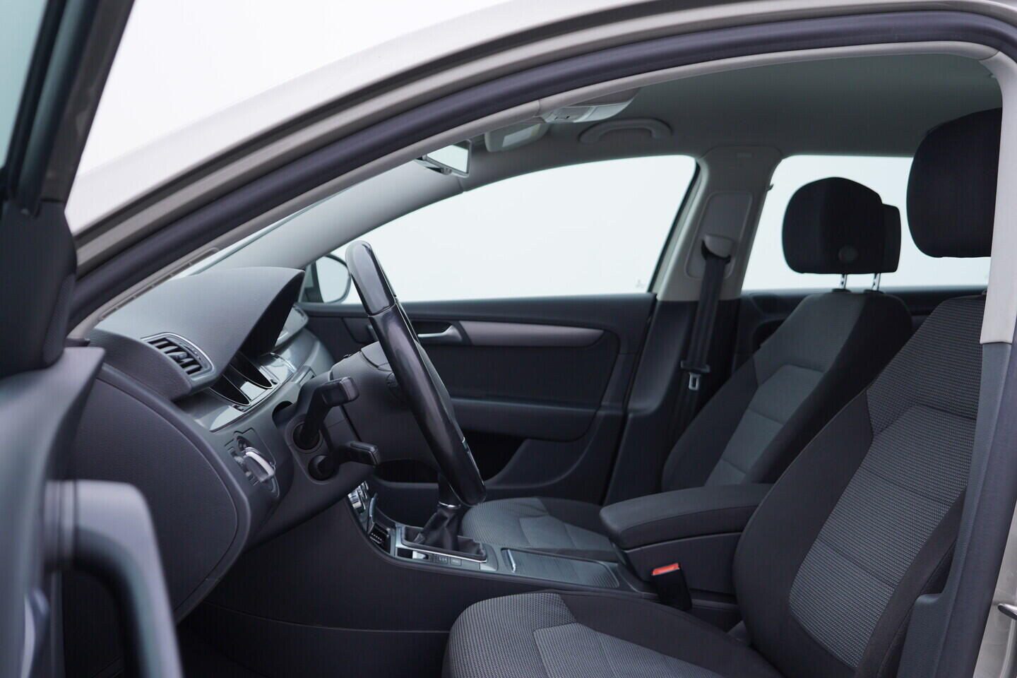 OV190V11545_24.webp_PASSAT comfortline 2.0 TDI 103 kW manuál