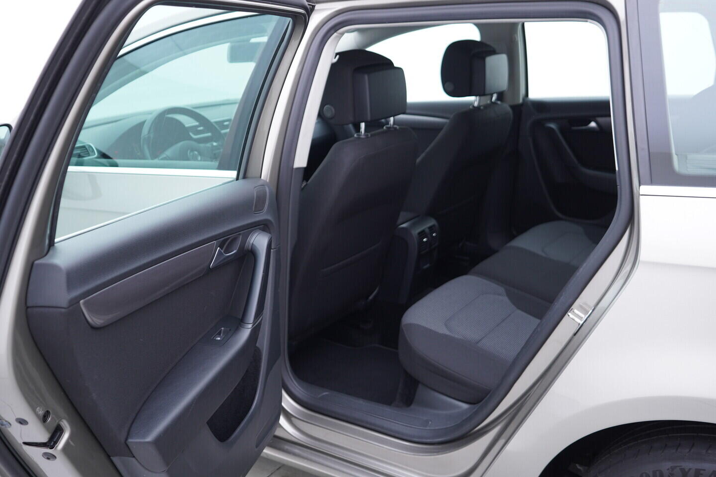 OV190V11545_35.webp_PASSAT comfortline 2.0 TDI 103 kW manuál