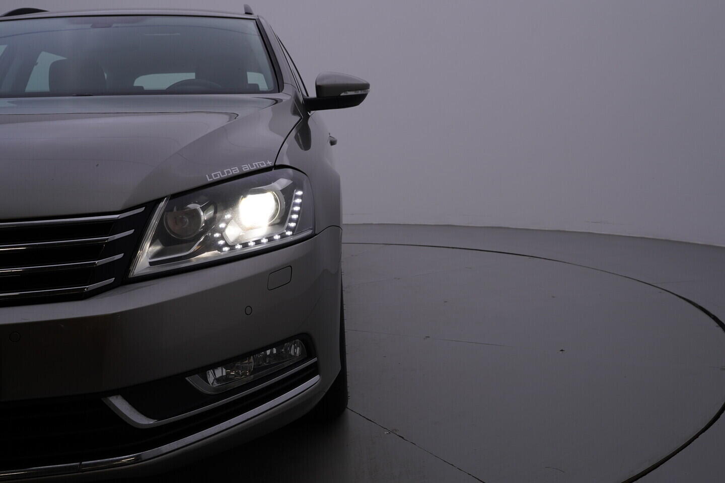 OV190V11545_42.webp_PASSAT comfortline 2.0 TDI 103 kW manuál