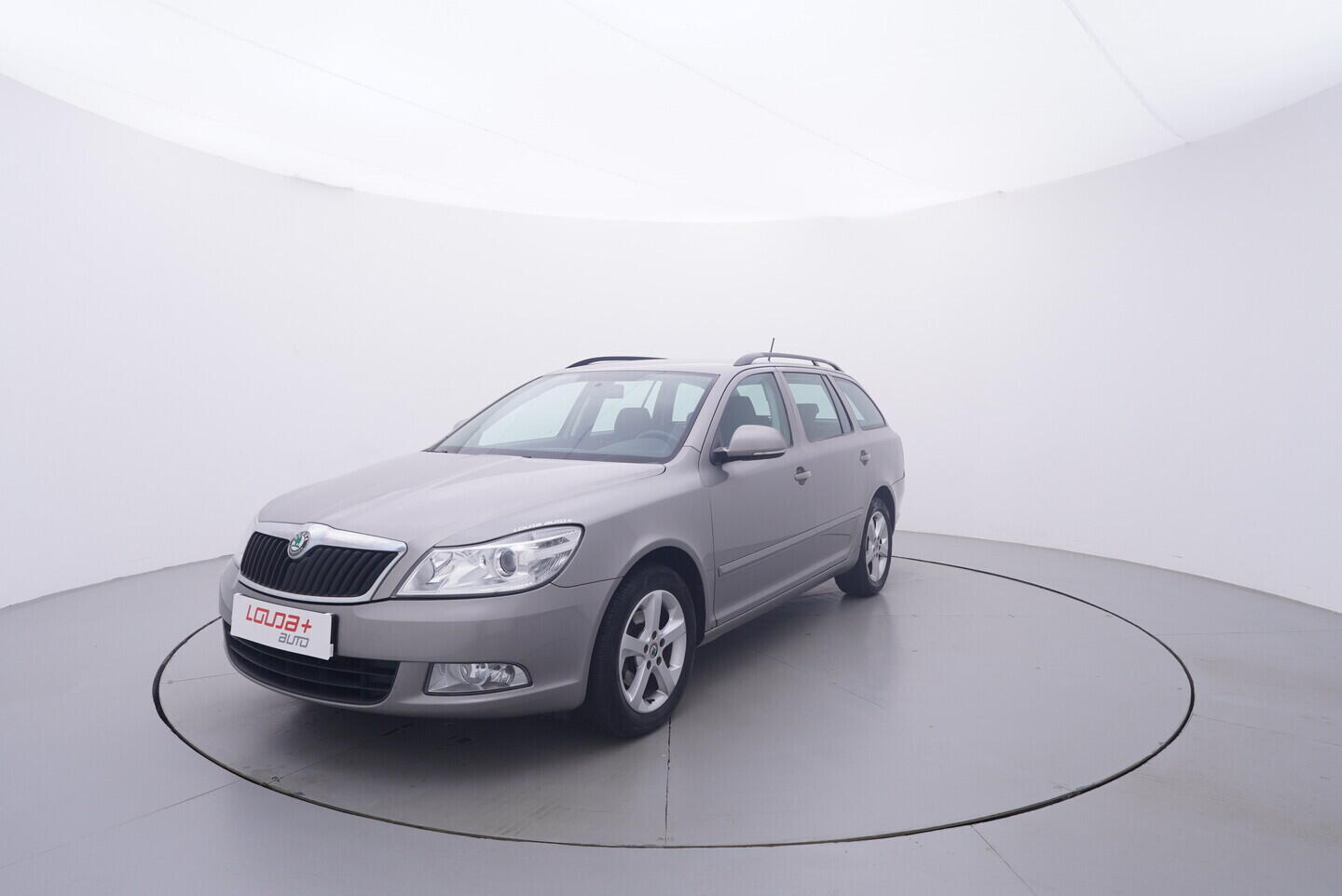 OV190V11546_10.webp_OCTAVIA Ambiente 1.9 TDI 77 kW manuál
