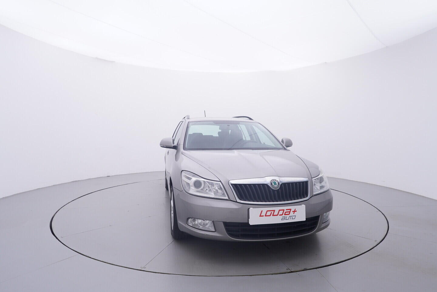 OV190V11546_17.webp_OCTAVIA Ambiente 1.9 TDI 77 kW manuál
