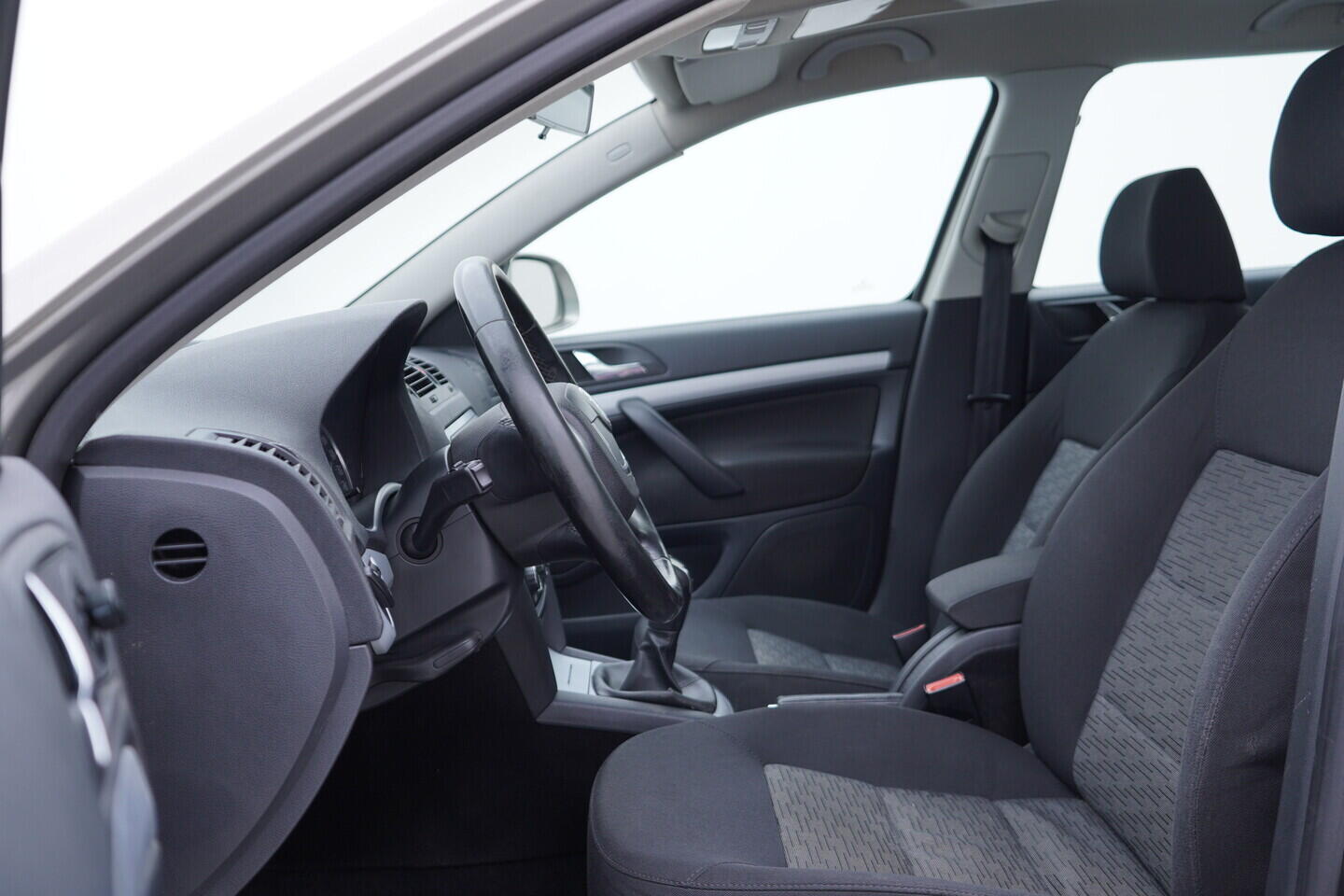 OV190V11546_23.webp_OCTAVIA Ambiente 1.9 TDI 77 kW manuál