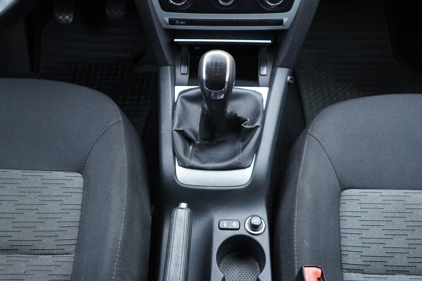 OV190V11546_31.webp_OCTAVIA Ambiente 1.9 TDI 77 kW manuál