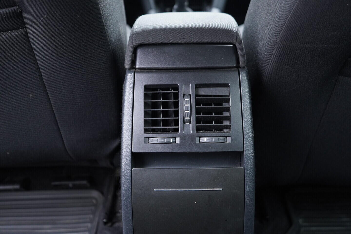 OV190V11546_33.webp_OCTAVIA Ambiente 1.9 TDI 77 kW manuál