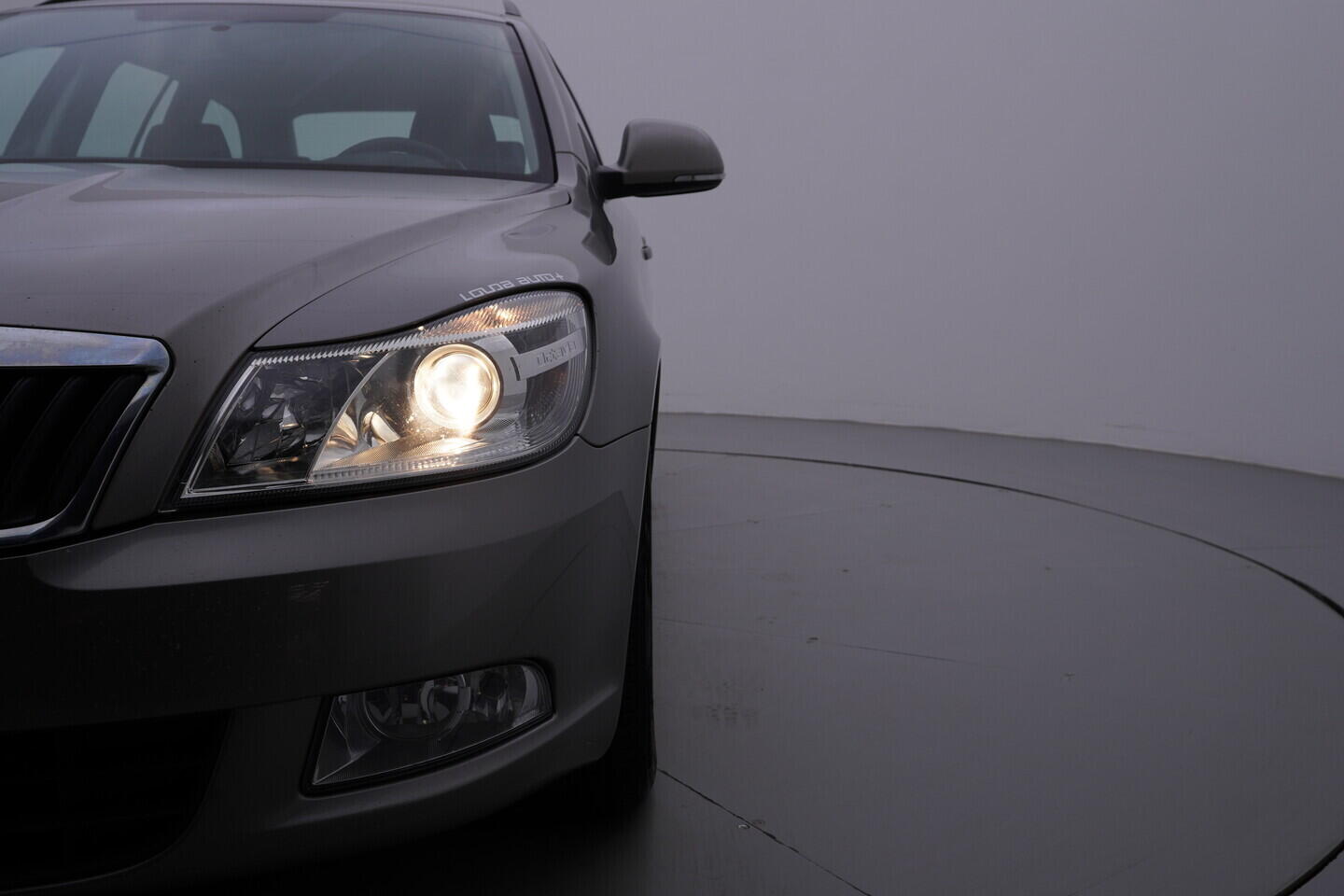 OV190V11546_38.webp_OCTAVIA Ambiente 1.9 TDI 77 kW manuál