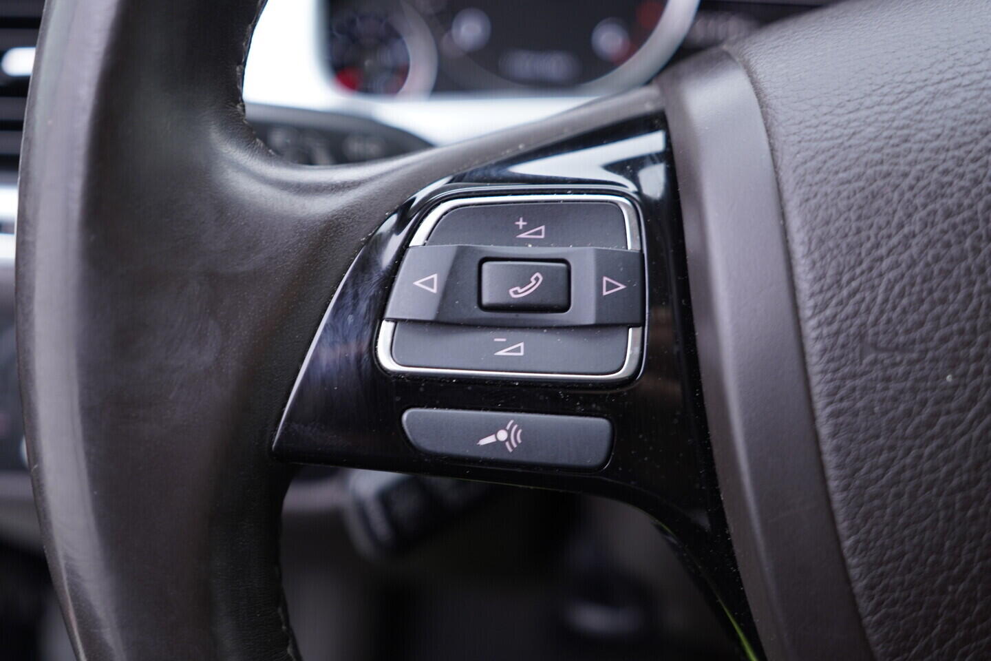 OV190V11555_26.webp_TOUAREG  3.0 TDI 180 kW automat